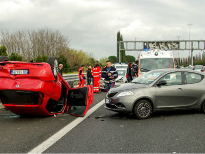 Accidente de Auto en Autopista
