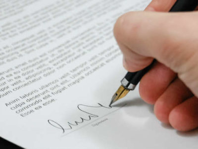 Firmando Formulario de Consentimiento Informado