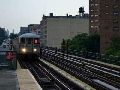 Tren en Queens Nueva York